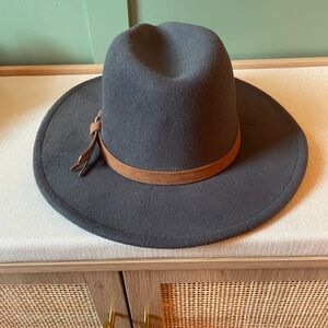 Blue brim hat with brown Band